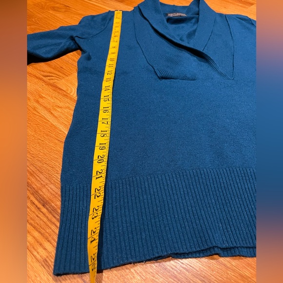 Banana Republic Wool Cashmere blend blue teal sweater, Size Medium - Picture 4 of 6